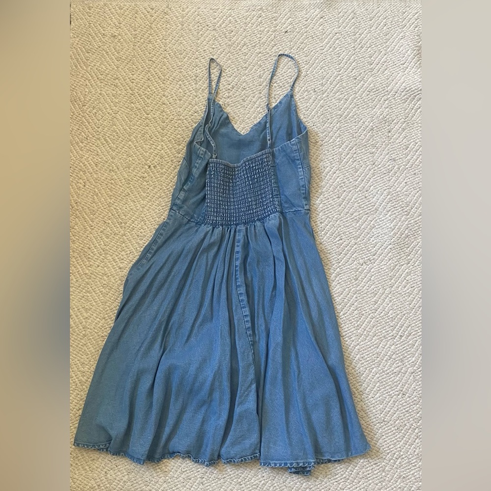 XS gap denim dress small stain in the inside of the dress near the tag
